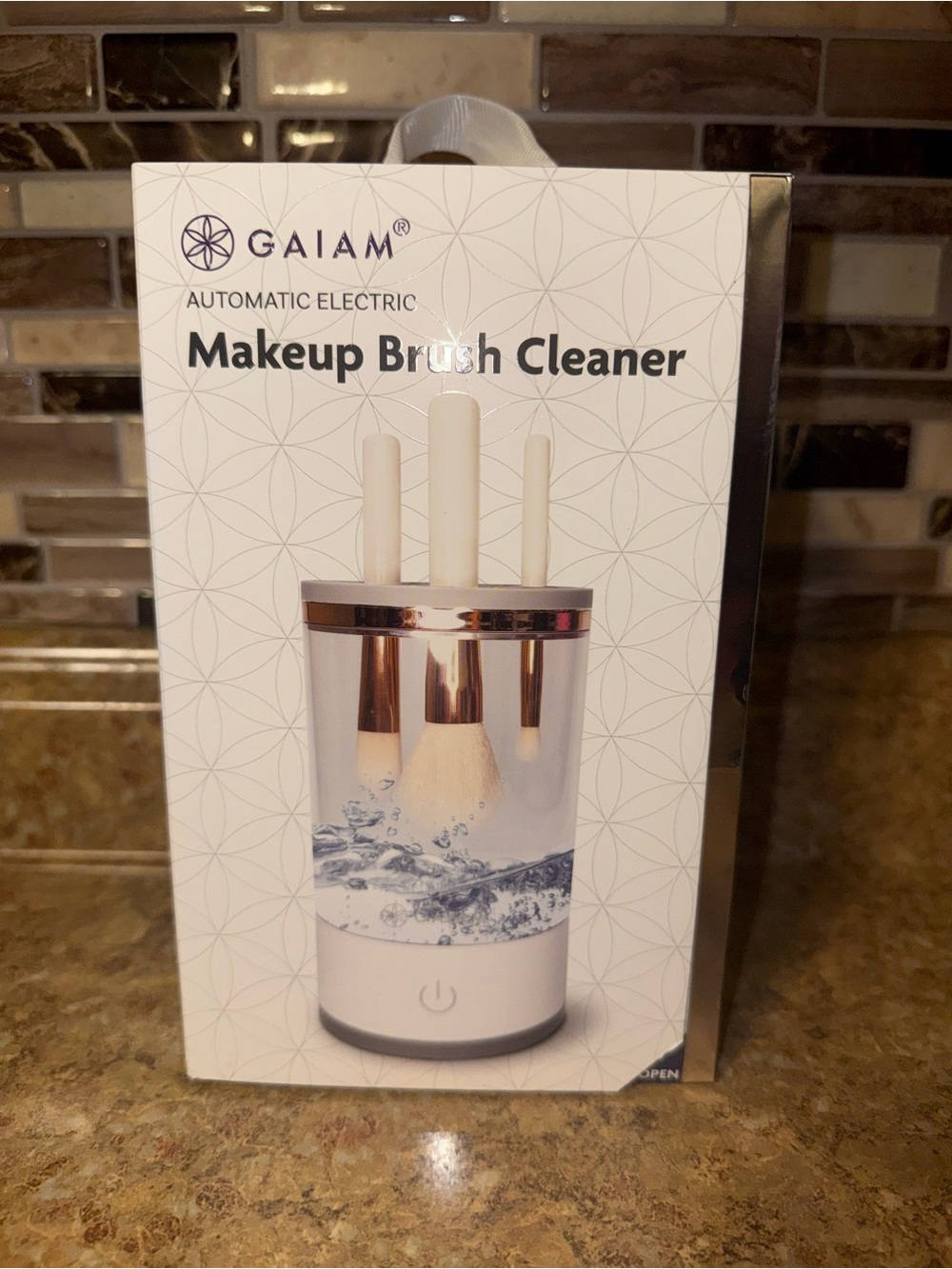 GAIAM White Makeup Brush Cleaner with Rose Gold Trim